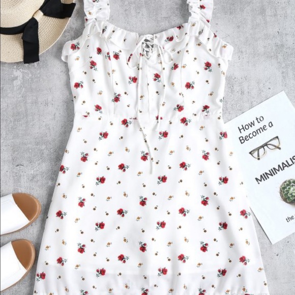 White ruffles dress - Picture 1 of 3